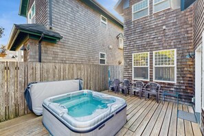 Terrace/patio - 3 stunning water-view homes 1 block from beach with new hot tub-walk to Coast St (Newport)