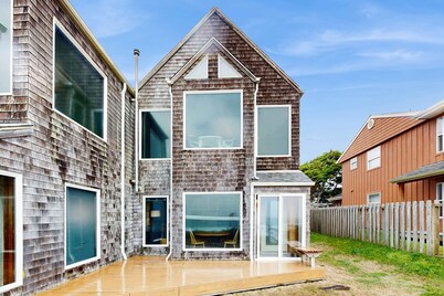 Near Beach Condo with Lovely  Ocean Views- Dogs OK