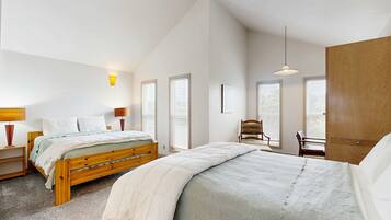 3 bedrooms, desk, iron/ironing board, WiFi