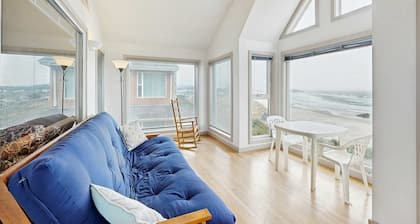 Near Beach Condo w/ Lovely Ocean Views- Dogs OK