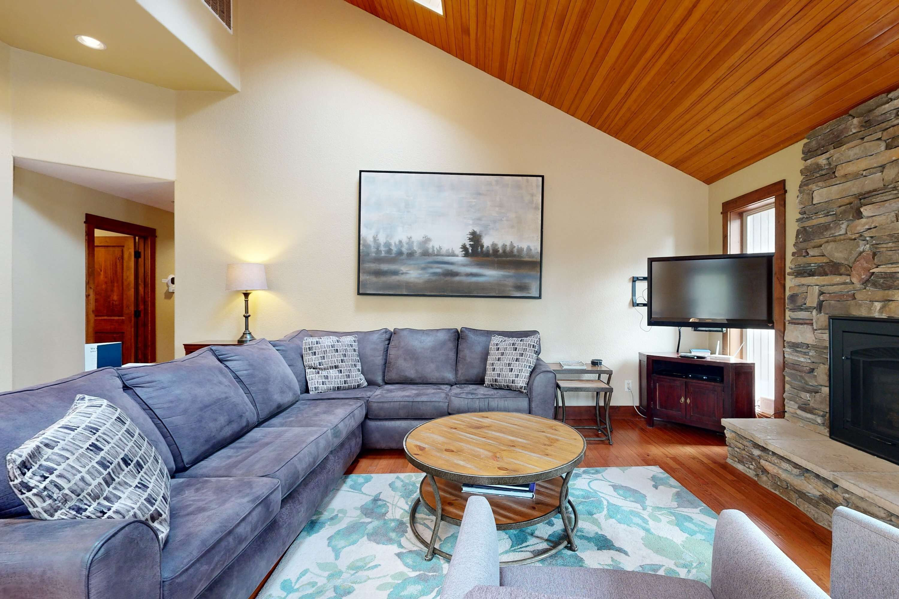 TV, fireplace, DVD player, offices