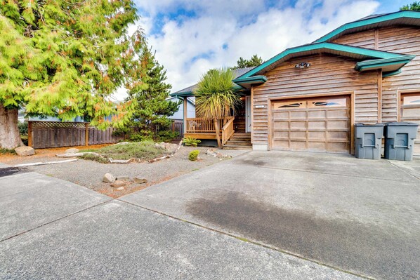 Exterior - Dog-Friendly, Coastal Escape with Private Hot Tub, WiFi, & Deck - Blocks to Park (Seaside)