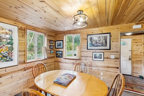 Quiet, Dog-Friendly Cabin Close to the Beach with WiFi and Tons of Character