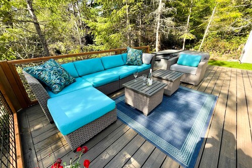 Brand-new home with hot tub, deck, fast WiFi, central AC, & great location