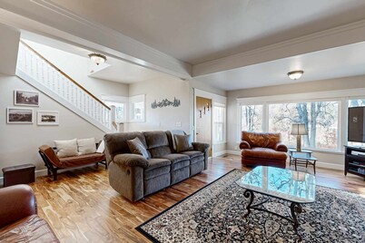 Beautiful historic family home on a Cherry Orchard, with patio, grill, and WiFi