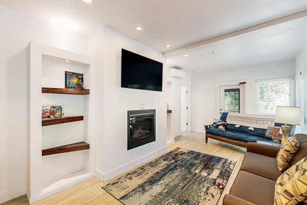 TV, fireplace, offices