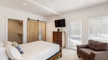 4 bedrooms, WiFi, bed sheets