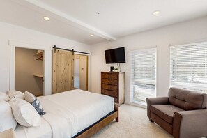 4 bedrooms, WiFi, bed sheets
