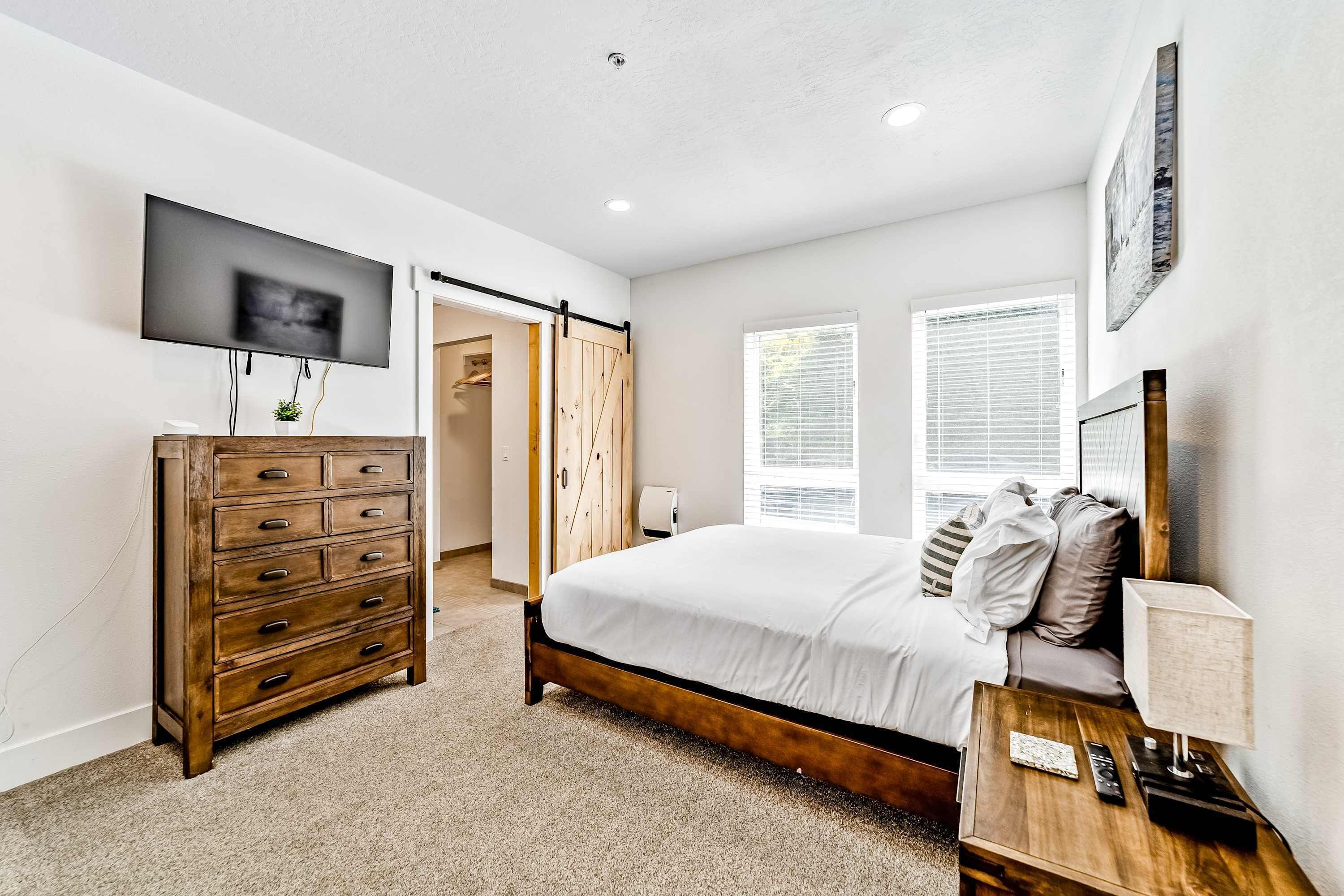 4 bedrooms, WiFi, bed sheets