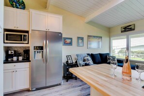 Interior - Oceanfront getaway close to Gearhart Golf Links , no pets (Gearhart)