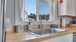 Interior - Newly Remodeled Ocean View Retreat, Balcony and BBQ (Port Orford)