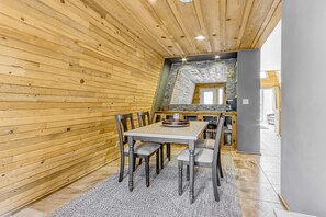 Dining - Delightful cabin with lofted layout, hot tub, modern kitchen, WiFi & shared pool (Sisters)