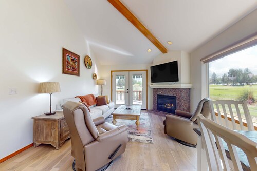 Charming waterfront townhouse with fireplace, pool, hot tub, & washerdryer