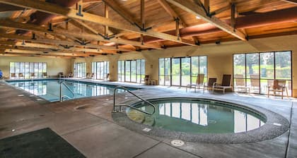 Charming waterfront townhouse with fireplace, pool, hot tub, & washerdryer