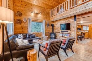 Living area - Dog-Friendly, 3-Story Home + Loft w/Deck, Private Hot Tub, Gas Grill, Pool Table (Government Camp)