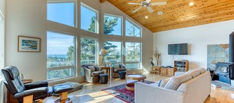 Dog-friendly house with ocean & mountain views - easy beach & park access, game room