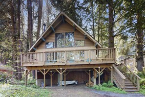 Exterior - Quiet Home in the Woods with Private Deck - Walk to Beach and Haystack Rock (Cannon Beach)
