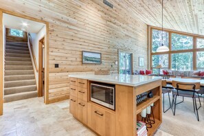 Interior - Perfect lakeside retreat near town with furnished deck & grill (Black Butte Ranch)