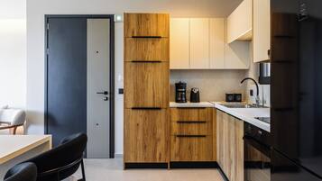 Suite, 2 Bedrooms, Private Bathroom, Partial Sea View | Private kitchen | Full-size fridge, microwave, oven, stovetop