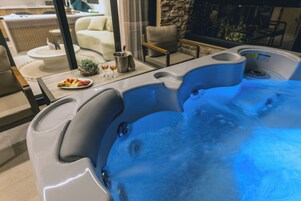 Suite, 2 Bedrooms, Private Bathroom, Beachside | Interior