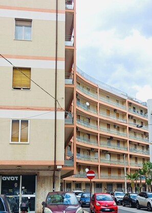 Exterior - Vespers 1 Apartment - 3 rooms near Greek Theater- parking- for groups (Siracusa)