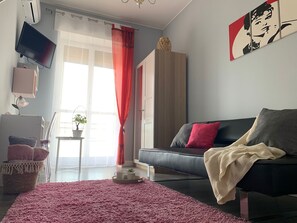 Smart TV, books - Vespers 1 Apartment - 3 rooms near Greek Theater- parking- for groups (Siracusa)