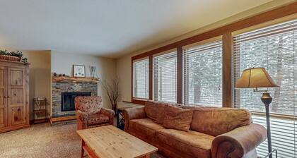 Charming condo with serene views, access to resort amenities, WiFi, and patio