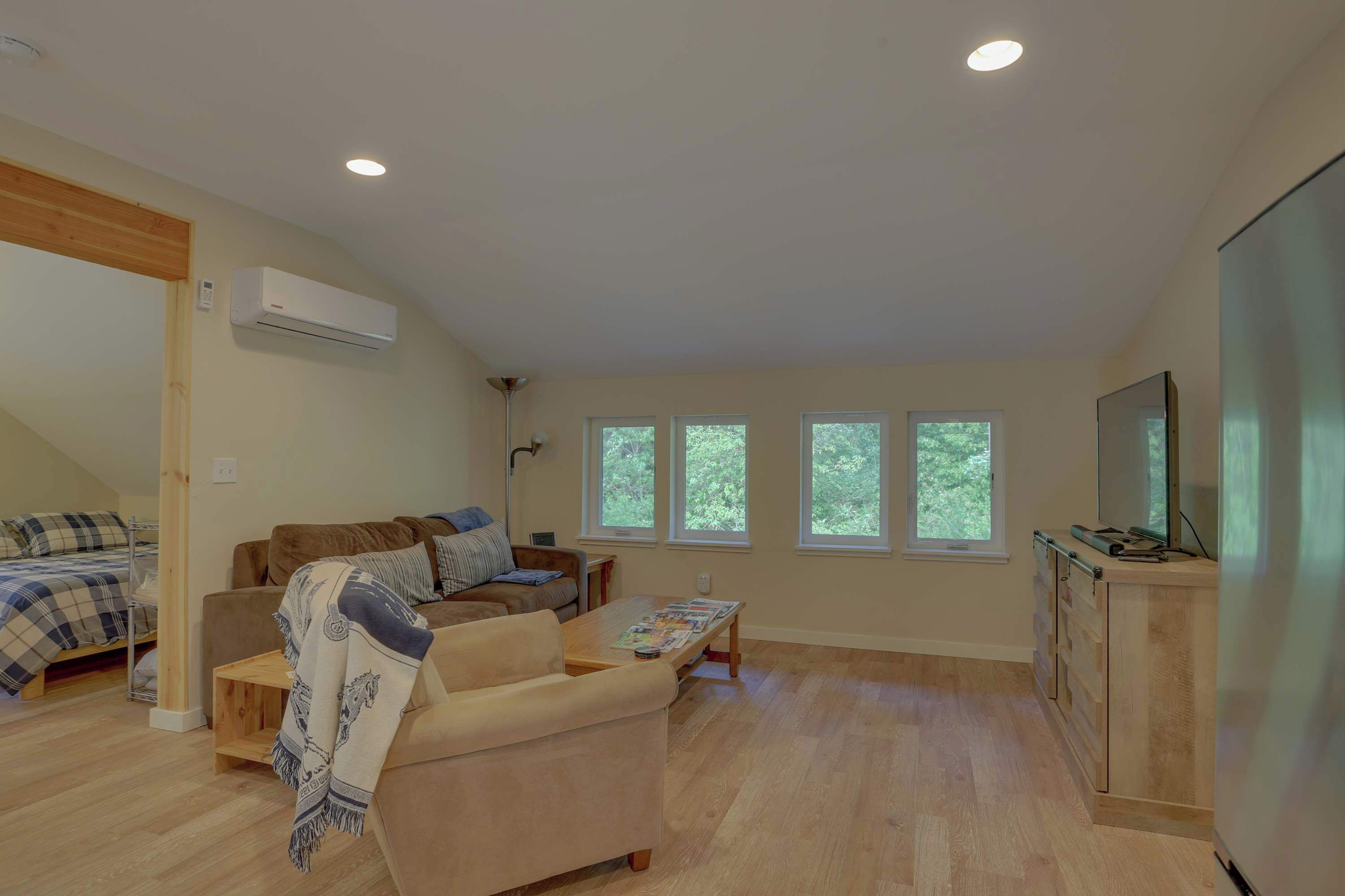 TV, DVD player, stereo, offices