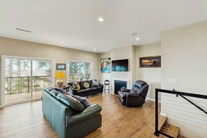 TV, fireplace, offices - Charming home with ocean views, patio, BBQ grill, WiFi, W&D, walk to beach (Cannon Beach)