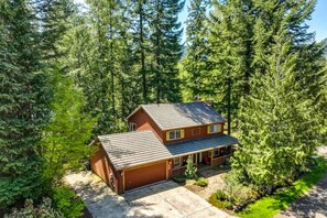 Exterior - Dog-friendly home with hot tub, shared pool, firepit, fireplace, & river access (Rhododendron)