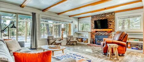 TV, fireplace, offices