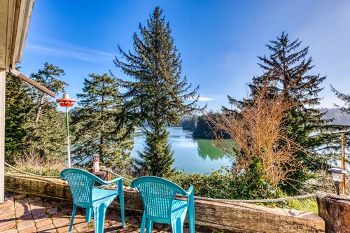 Riverfront Home with Beautiful Water Views, Patio & Fireplace