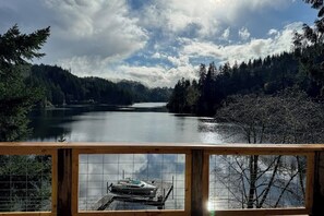 Property grounds - Lakefront home with loft, two decks with amazing views, kayaks & dock access (Florence)