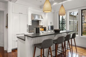 Fridge, microwave, oven, stovetop - Creekside Haven- A Serene Creekside Escape from it All (Telluride)