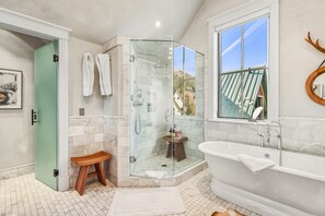 Hair dryer, towels - Creekside Haven- A Serene Creekside Escape from it All (Telluride)