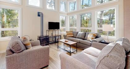 Gorgeous home with a gas grill, kitchen, washer&dryer, patio, & gas fireplace
