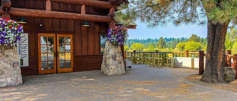 屋外ダイニングエリア