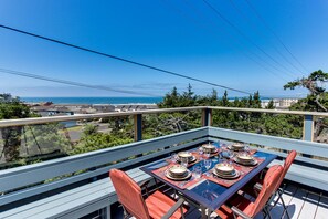 Outdoor dining - Oceanview Home with Beautiful Deck & Private Playground - Blocks to the Beach (Newport)