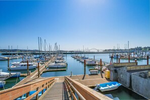 Marina - Oceanview Home with Beautiful Deck & Private Playground - Blocks to the Beach (Newport)