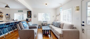 Dog-friendly coastal-themed home with a full kitchen & washer/dryer