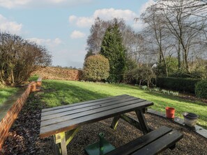 รับประทานอาหารกลางแจ้ง