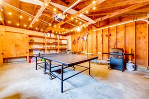 Game room - Updated home with ping-pong - 3 blocks to beach (Seaside)
