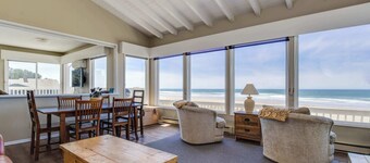 Dog-friendly, oceanfront home with beach access, and large deck-EV charger