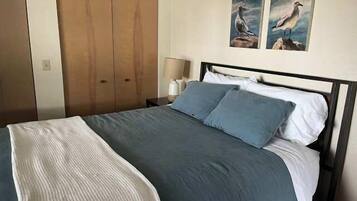 1 chambre, fer et planche à repasser, Wi-Fi, literie fournie