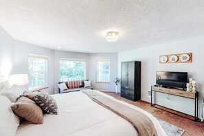 3 habitaciones, tabla de planchar con plancha, cuna de viaje y wifi 