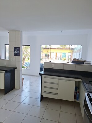 Private kitchen - Recanto dos Carneiros is the perfect place for those seeking rest and comfort. (Tamandaré)