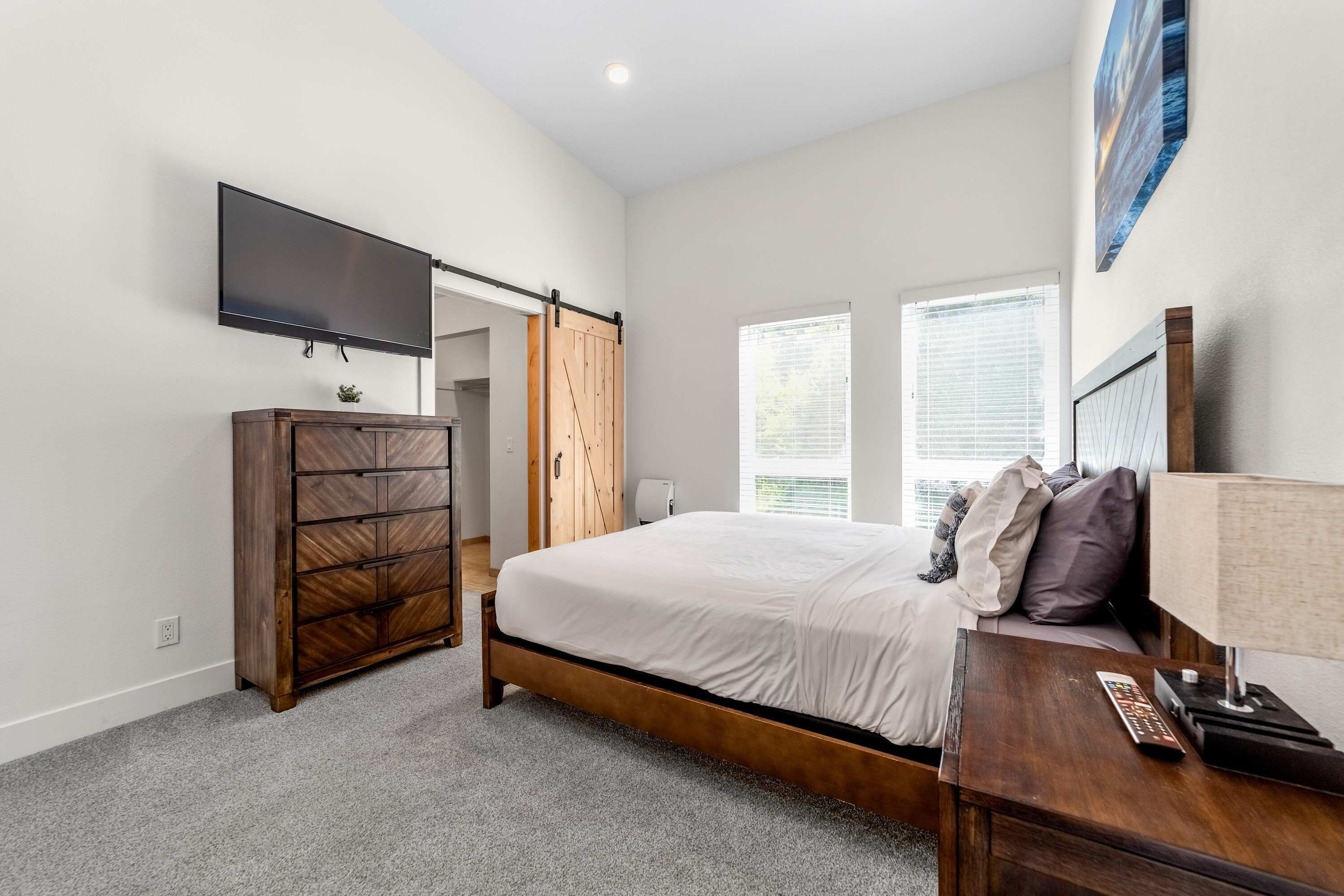 4 bedrooms, WiFi, bed sheets