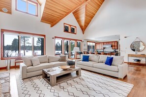 TV, fireplace, offices - Luxury home with amazing views, fireplace, pool, & hot tub (Black Butte Ranch)