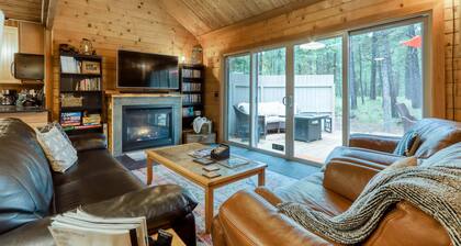 Cozy home with shared pool, sauna, golf, private hot tub & deck - dog-friendly