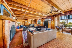 Interior - Dog-Friendly Home with Sea Views on Little Beach and Half-Mile to the Ocean (Gearhart)